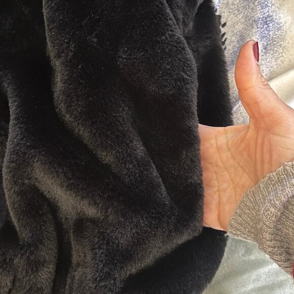 Lane Bryant Women’s Black Faux-Fur Hooded Bomber Jacket Size 18/20 NWT - Picture 4 of 9